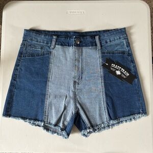 Crazy Train Women’s Two Tone Colorblock Denim Jean Shorts Size XL NEW W TAG